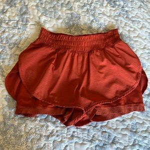 Lululemon Track 2-in1 Mid Rise Lined Shorts Size 6